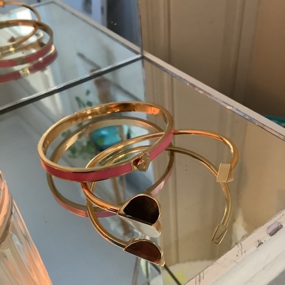🆕 Kate Spade New York Pink Enamel & Heritage Bangle Set - Picture 5 of 11